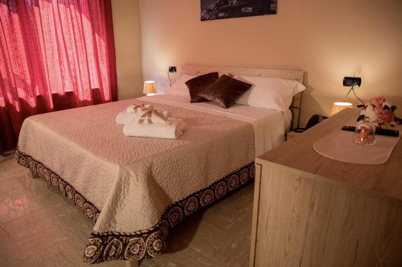 Divino Bistrot E Relais Hotel Lenola Kültér fotó