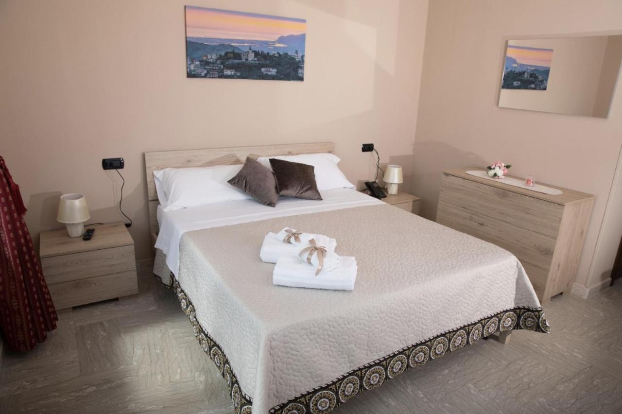 Divino Bistrot E Relais Hotel Lenola Kültér fotó