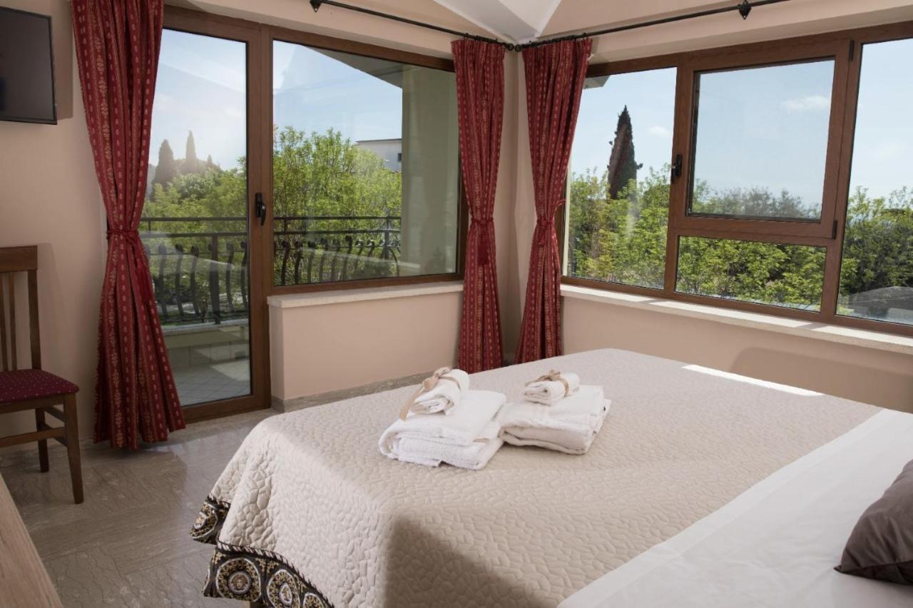 Divino Bistrot E Relais Hotel Lenola Kültér fotó