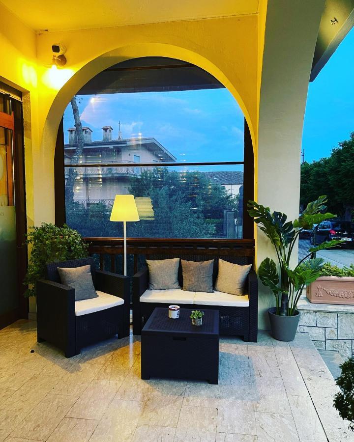 Divino Bistrot E Relais Hotel Lenola Kültér fotó